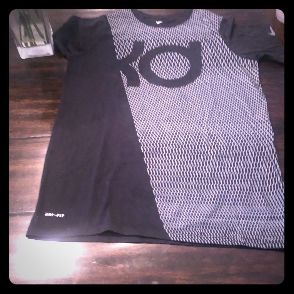 Kevin Durant black and gray textured Nike XL t-shirt